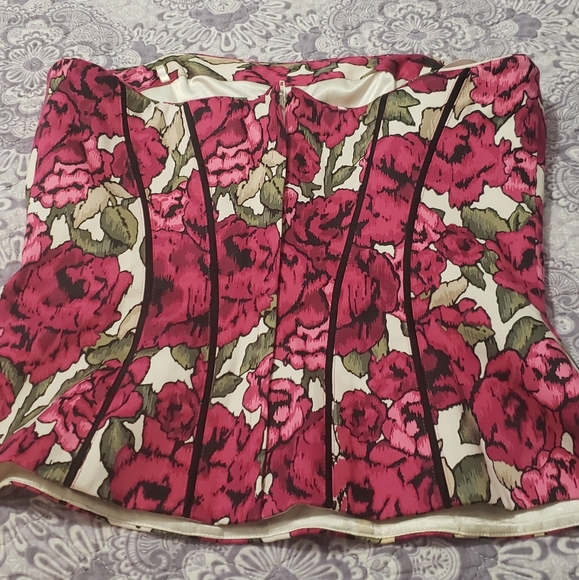 Corset Roses - Picture 4 of 4